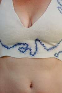 Brassière sous une robe